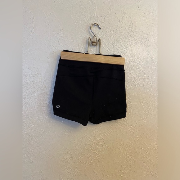 lululemon athletica Shorts - Picture 4 of 8